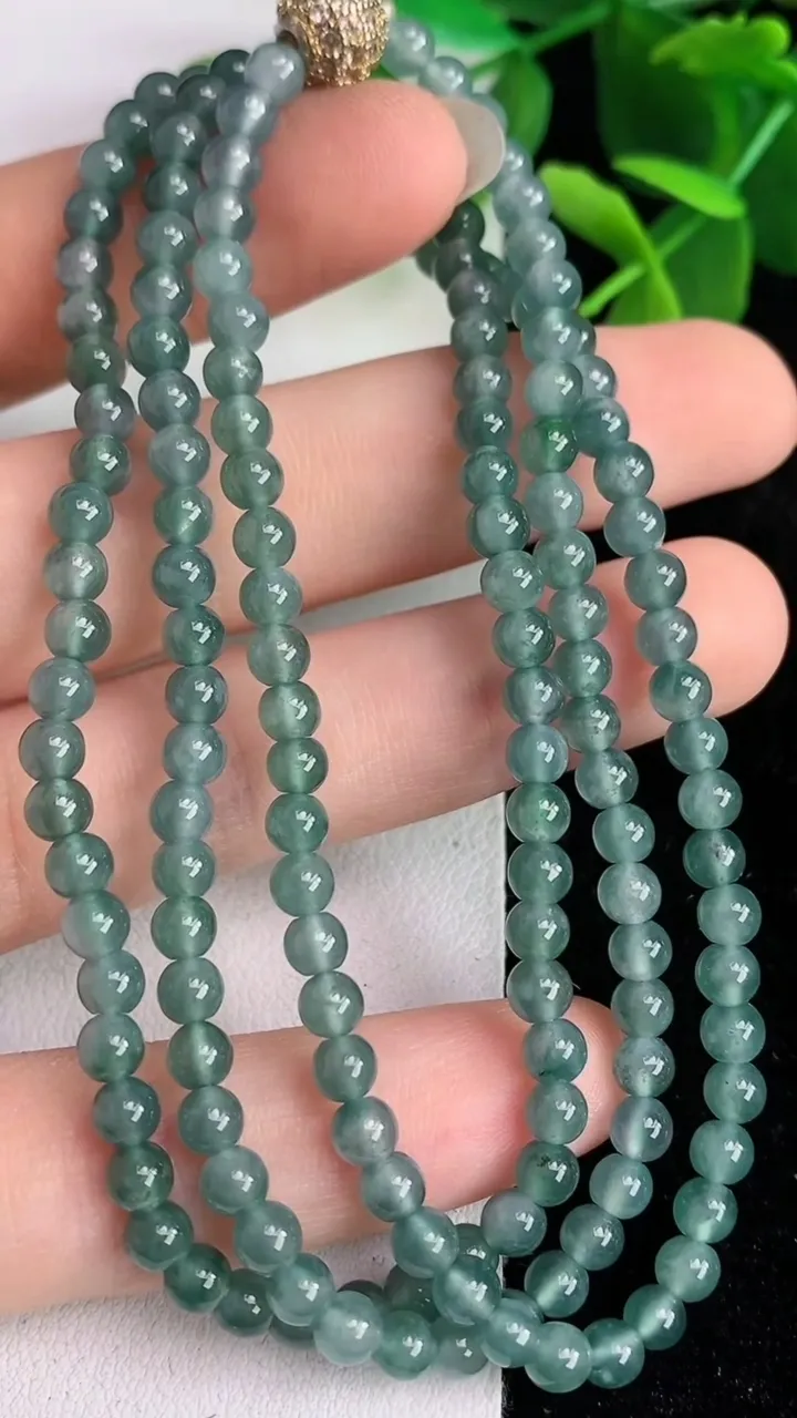 天然A货翡翠货蓝水圆珠项链160颗，尺寸4.1，重:20.35g5月27日
工厂直销收藏佳品,种好水足，色泽均匀，有种有色，上手高大气！