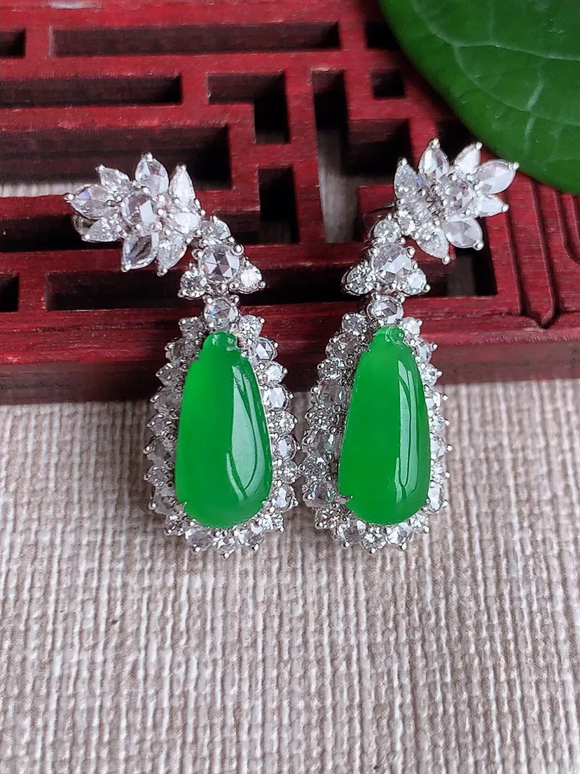 天然A货翡翠18K金伴钻镶嵌阳绿福瓜耳坠 尺寸12×6×7mm 重量6.70g 0527