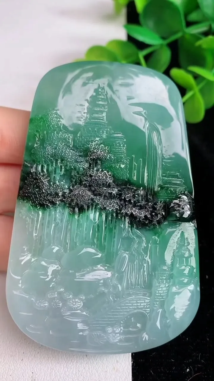 天然A货翡翠山水牌吊坠，尺寸80-52-11.3，重量:95.66g
5月28日