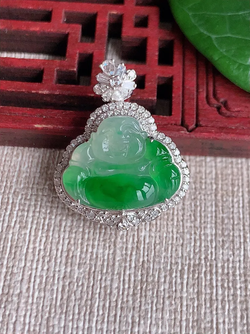 天然A货翡翠18K金伴飘阳绿佛公吊坠尺寸25×20×10裸石13.4×16.8m量5.08g 0527