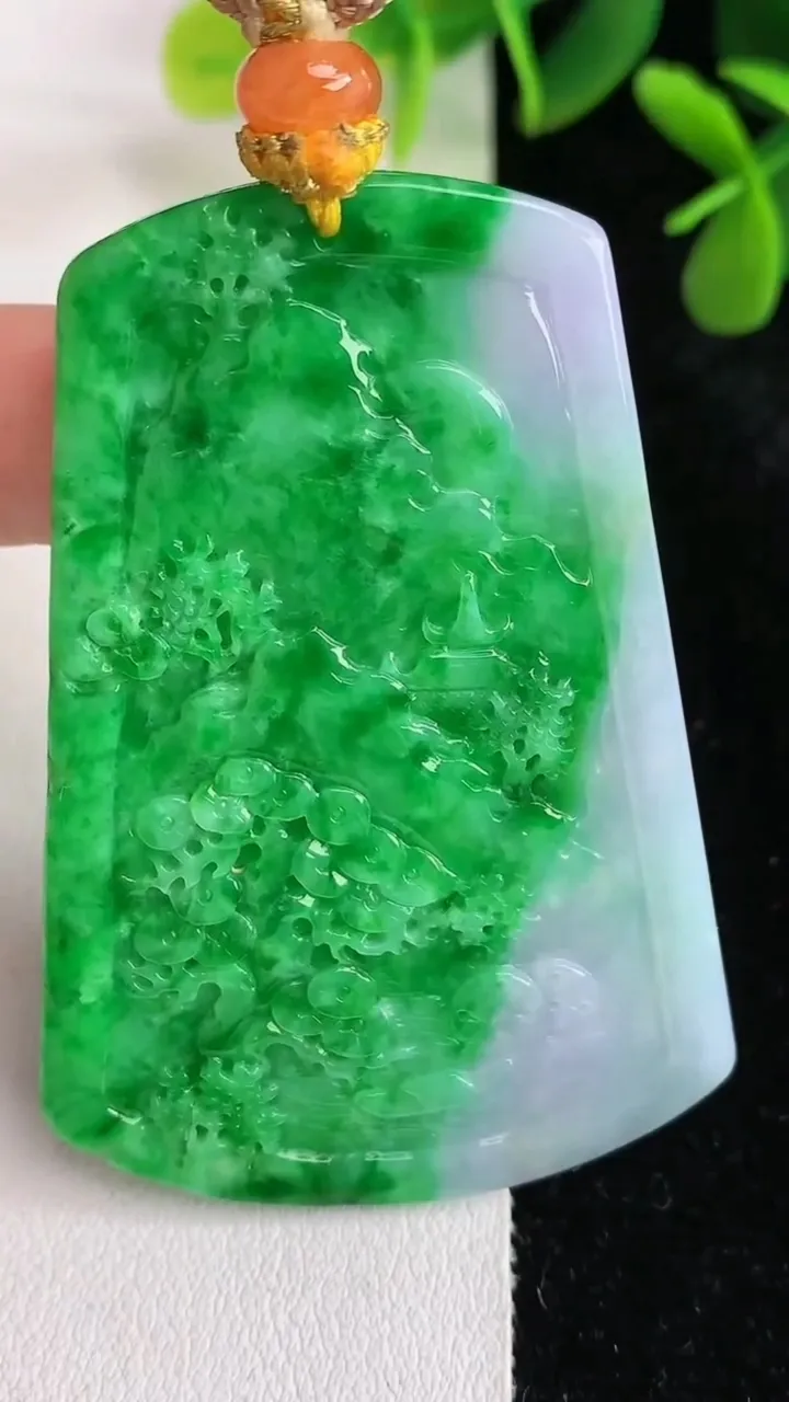 天然A货翡翠山水牌吊坠，尺寸60-41-5.2，重量:34.34g
5月28日