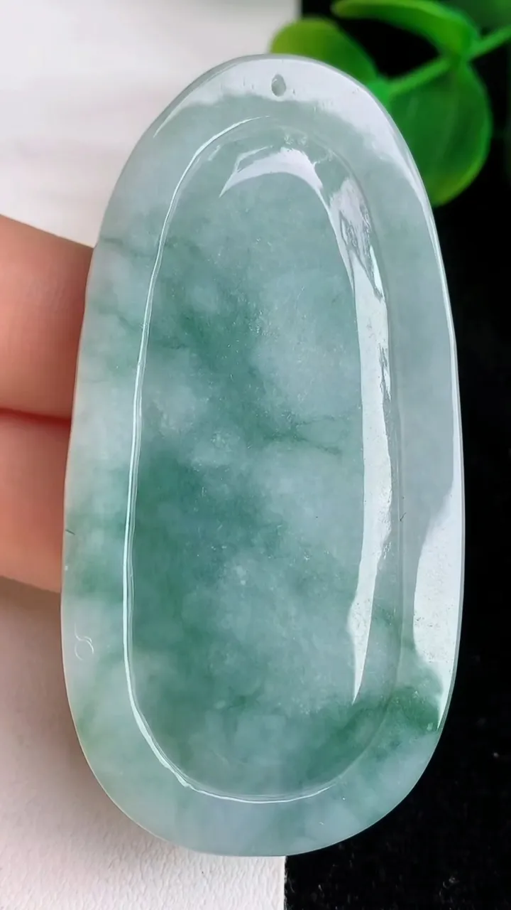 天然A货翡翠生肖虎吊坠，尺寸64.8-33.4-10.6，重:40.26g
5月28日