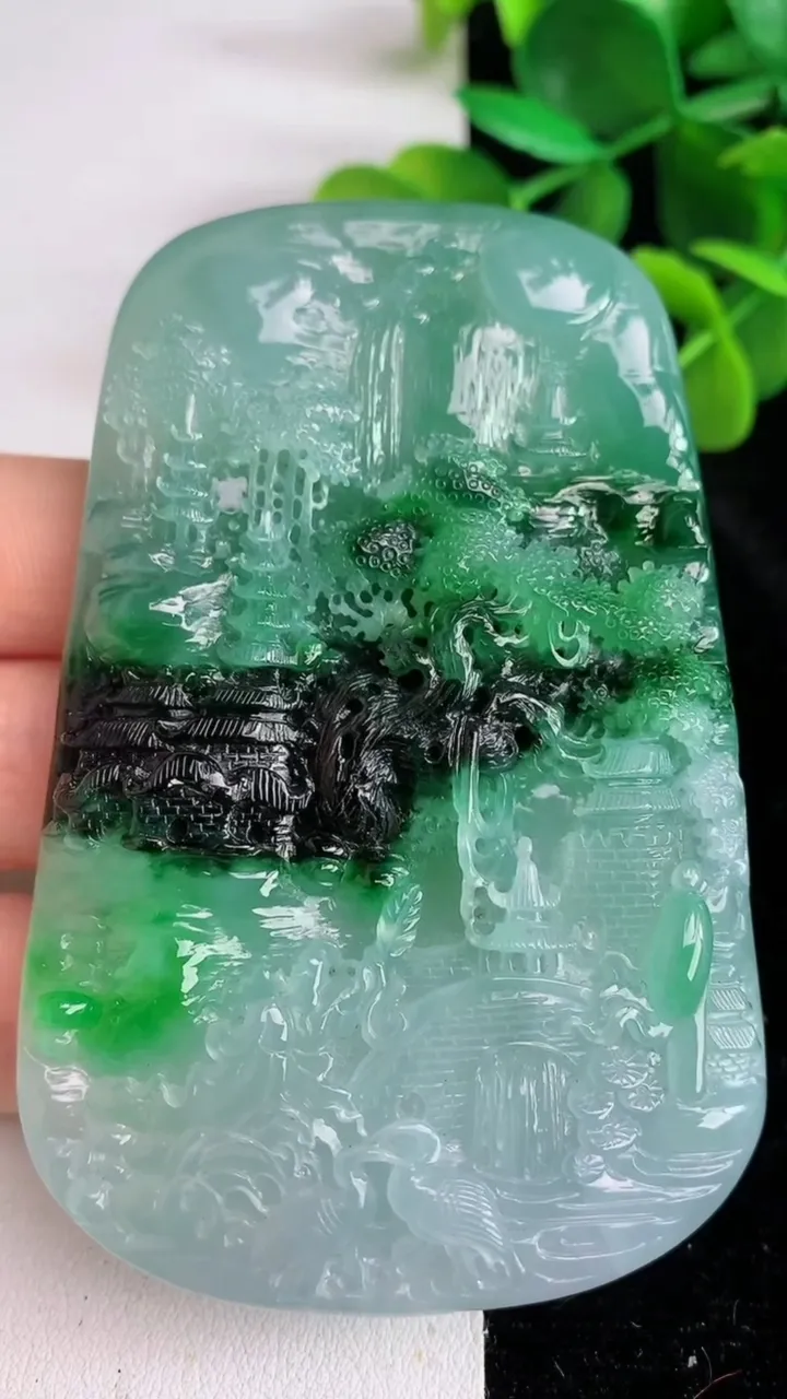 天然A货翡翠山水牌吊坠，尺寸80-52-11.3，重量:95.66g
5月28日