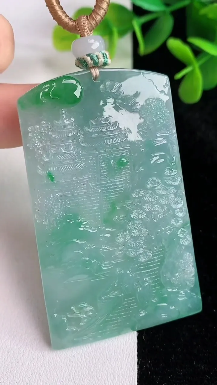 天然A货翡翠山水牌吊坠，尺寸63.2-38.3-5.4，重量:41.00g
5月28日
