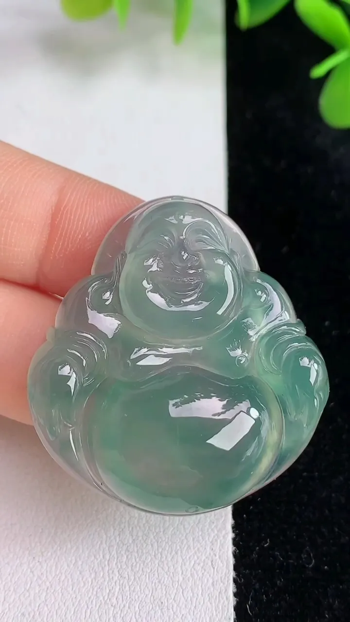 天然A货翡翠佛公吊坠，尺寸37.2-34.8-7.8，重量:15.50g
5月28日