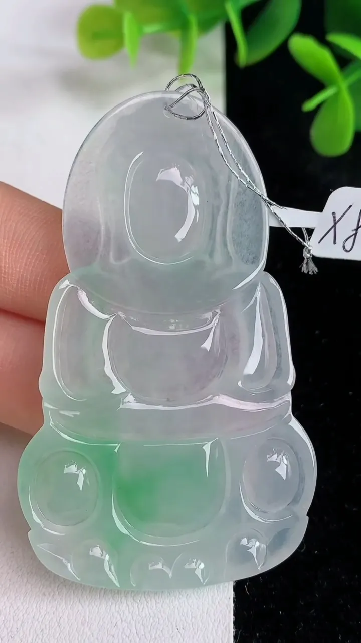 天然A货翡翠观音菩萨吊坠，尺寸63.2-39-5.2，重量:22.50g
5月28日