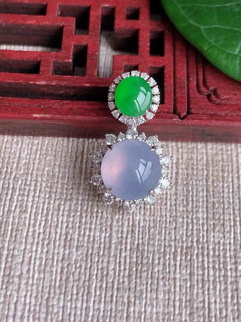 天然A货翡翠18K金伴阳绿紫罗兰蛋面吊坠 尺寸22×12.7×9裸石8.8m量2.97g 0527