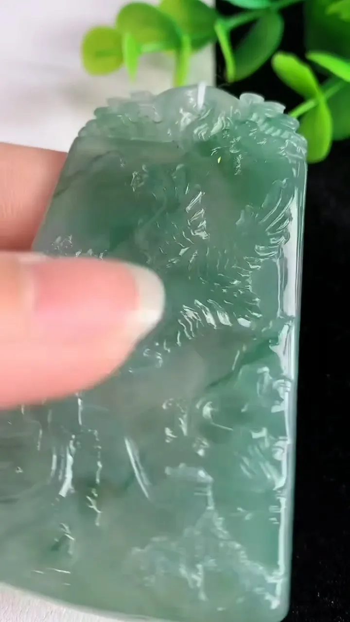 天然A货翡翠山水牌吊坠，尺寸72-45.4-5.6，重量:43.10g
5月28日