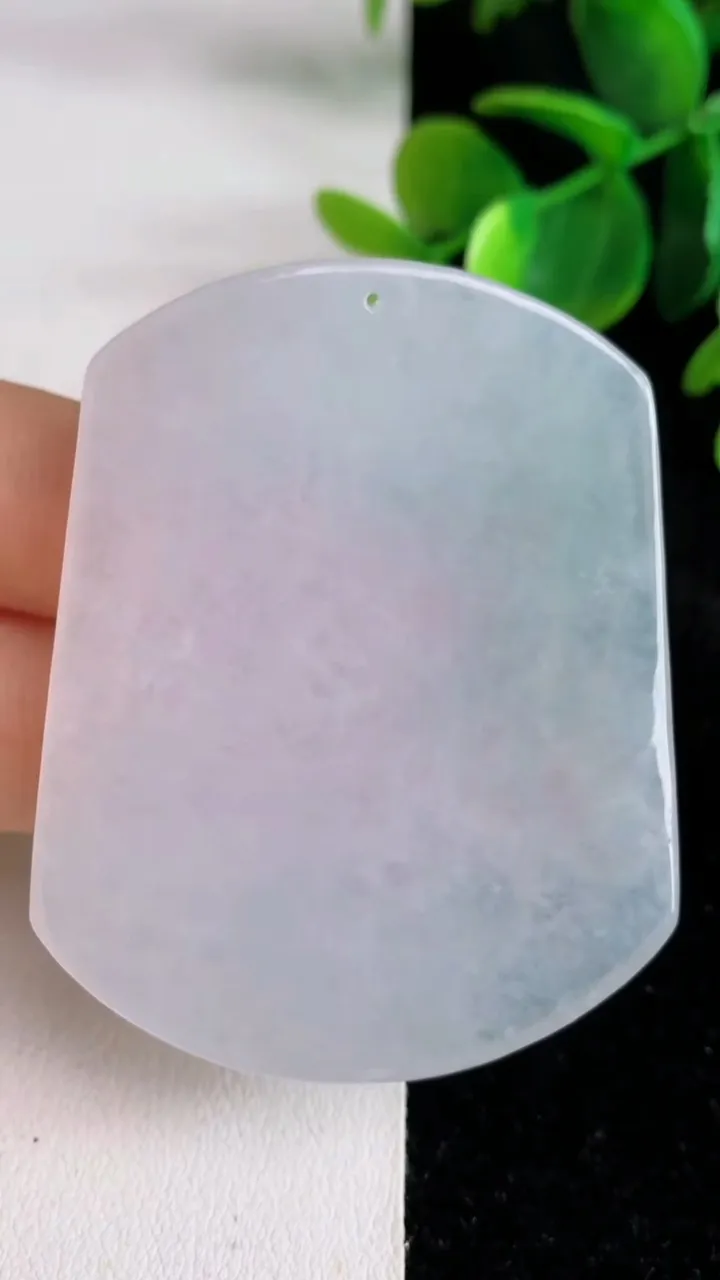 天然A货翡翠白冰普贤菩萨吊坠，尺寸56.2-44.6-4.8，重量:30.75g
5月29日
