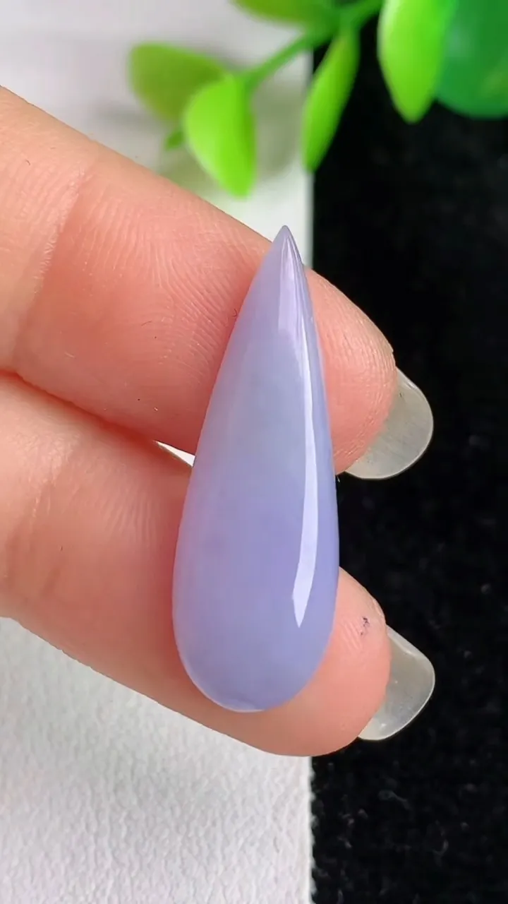 天然A货翡翠紫罗兰水滴镶嵌件，尺寸28-9.5-3，重量:1.70g
5月29日