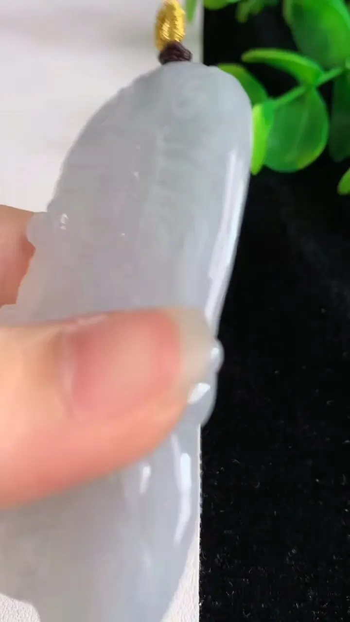 天然A货翡翠白冰文殊菩萨吊坠，尺寸68.6-47-4，重量:34.90g
5月29日