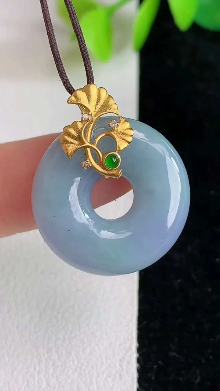 天然A货翡翠k金紫罗兰平安环吊坠，尺寸21.3-6.6，重量:5.62g
5月29日