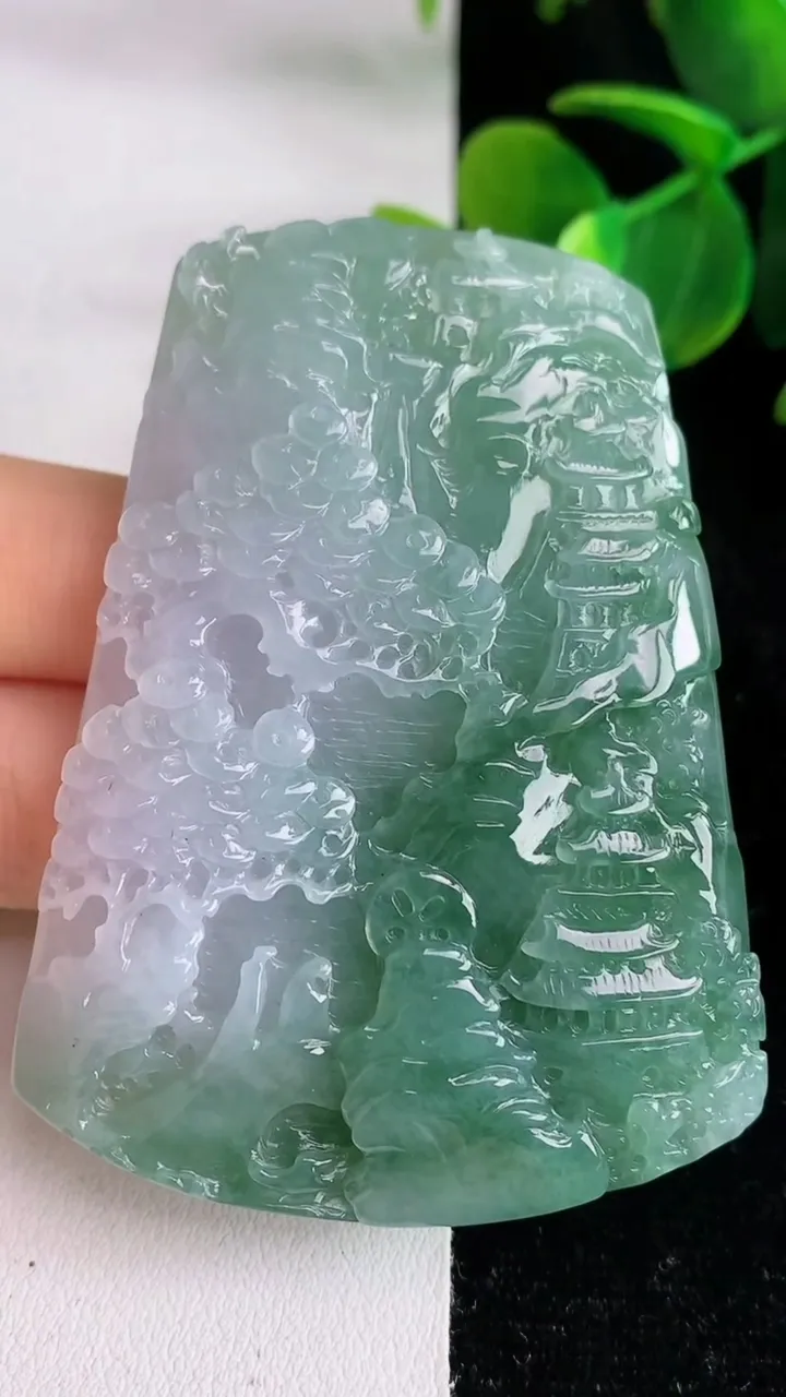 天然A货翡翠山水牌吊坠，尺寸64.8-47-10.2，重量:67.32g
5月29日