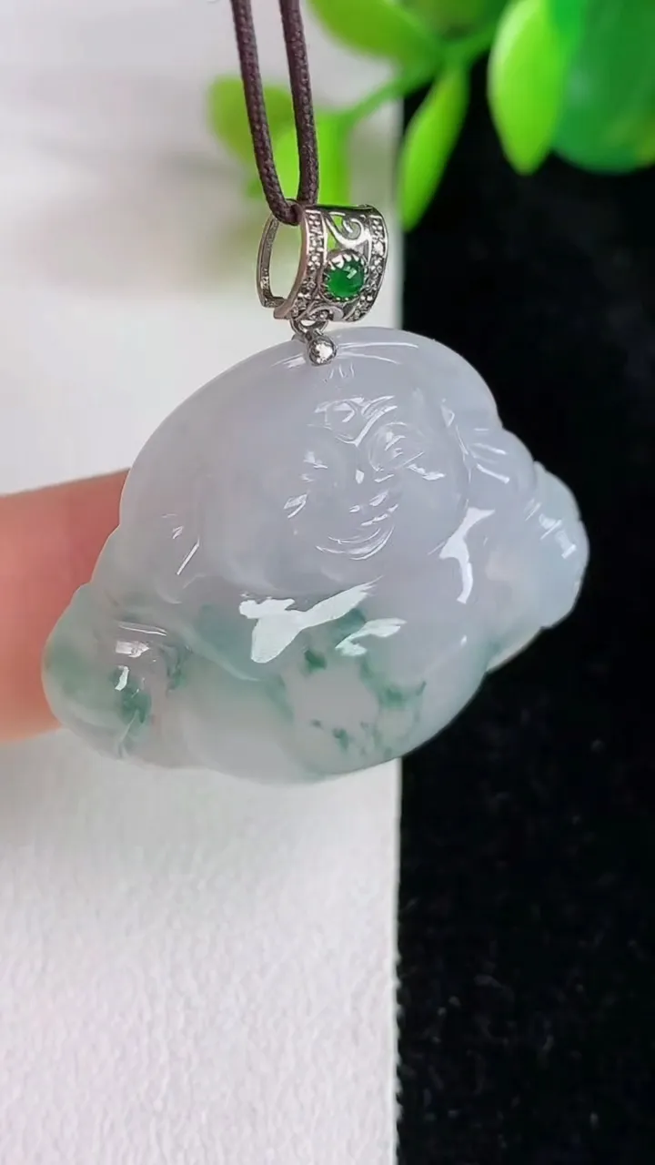天然A货翡翠飘花佛公吊坠，尺寸28-32.4-6.8，重量:9.95g
5月30日