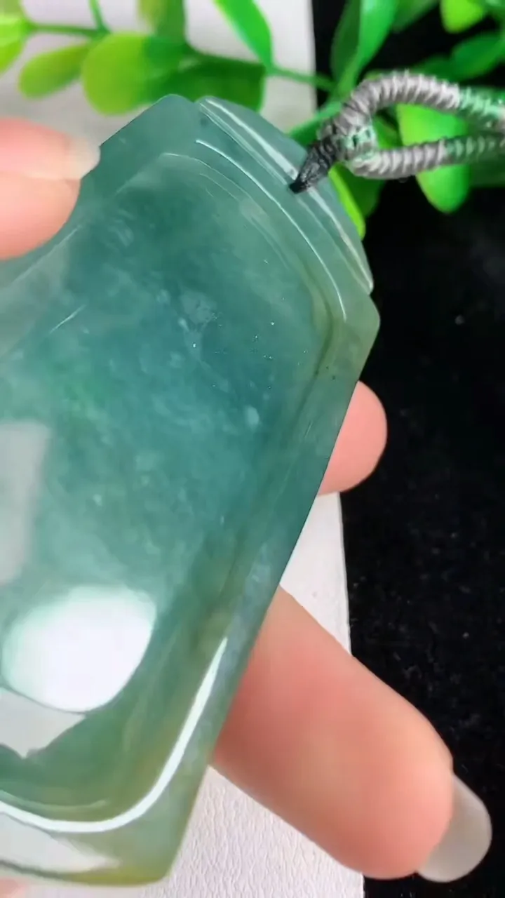 天然A货翡翠双彩虚空藏观音菩萨吊坠，尺寸 75.8-43-9，重:46.46g
5月30日