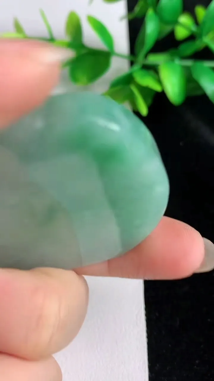 天然A货翡翠花开富贵吊坠，尺寸 54-48-6.7，重:45.77g
5月30日