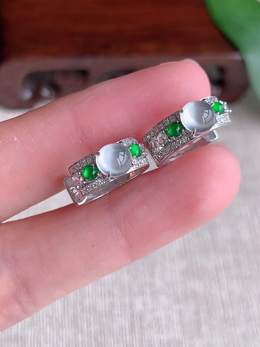 天然A货翡翠18K金伴钻镶嵌白月光蛋面耳坠 尺寸5.3×4.8mm 重量3.14g 0530