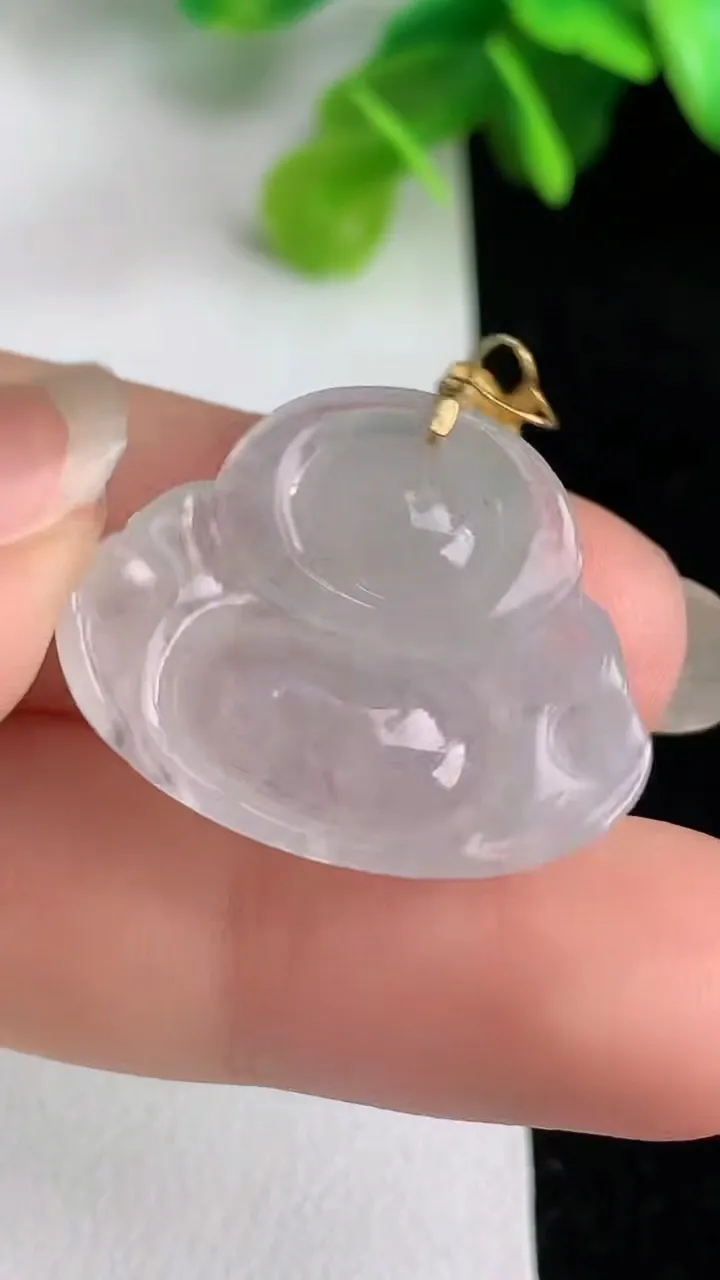 天然A货翡翠白冰佛公吊坠，尺寸20.4-25.2-6.4，重量:5.28g
5月31日