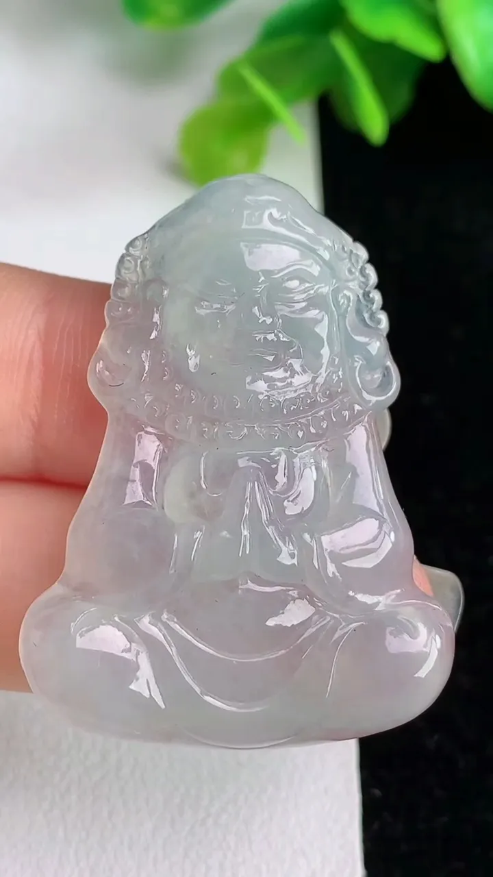 天然A货翡翠白冰达摩祖师吊坠，尺寸40-30.2-4.8，重量:9.04g
5月31日