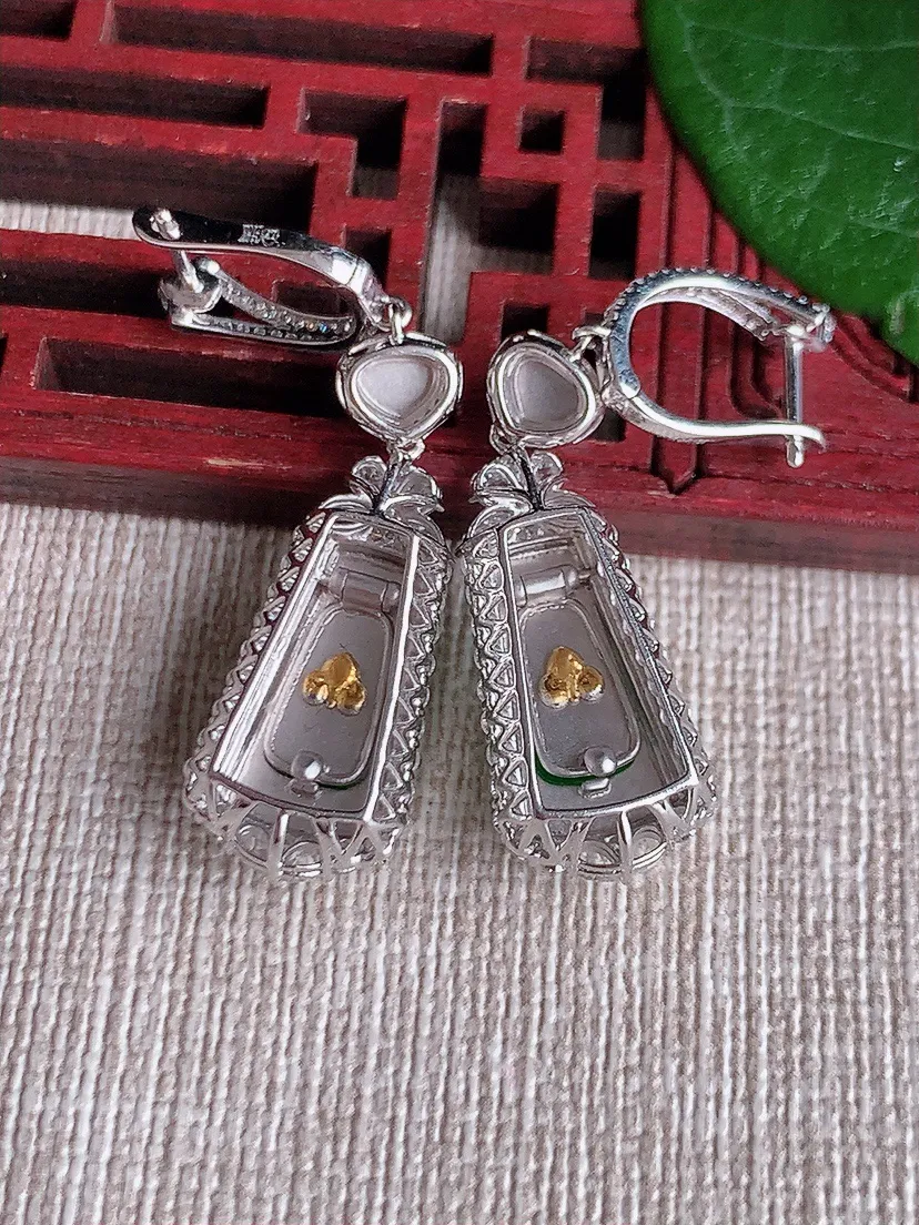 天然A货翡翠18K金伴阳绿无事牌尺寸15.3×7.2×7.5m量7.40g 0530