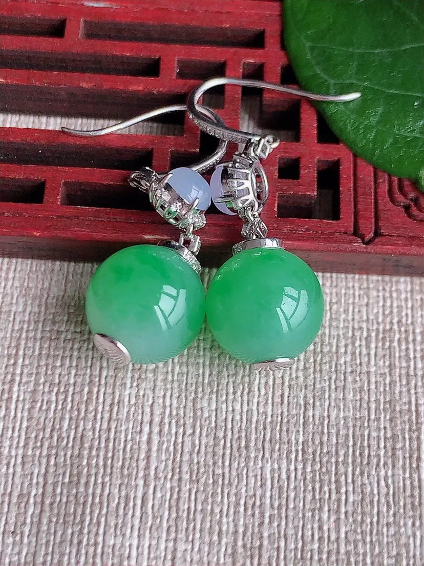 天然A货翡翠18K金伴钻镶嵌甜绿圆珠转运珠耳坠尺寸12mm 重量9.64g 0530