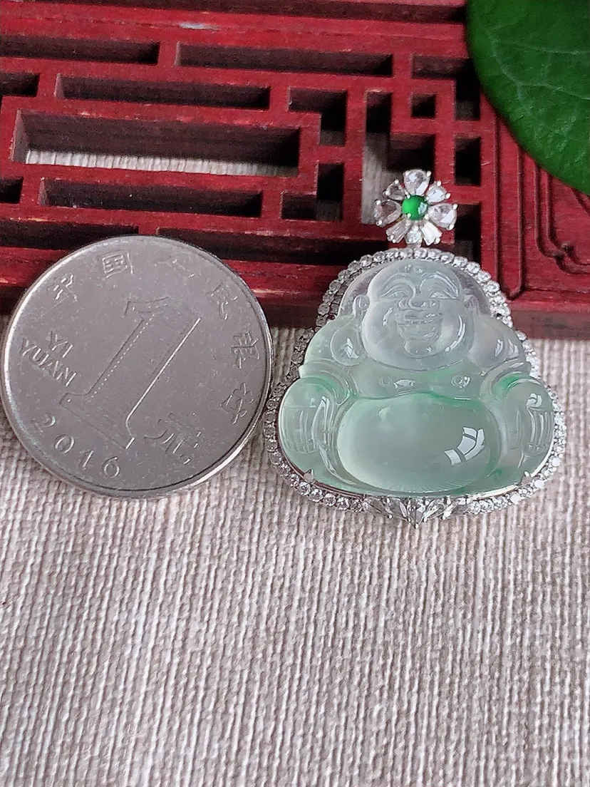 天然A货翡翠18K金伴飘绿佛公吊坠尺寸33×26.7×10.2裸石21×24m量7.86g 0530