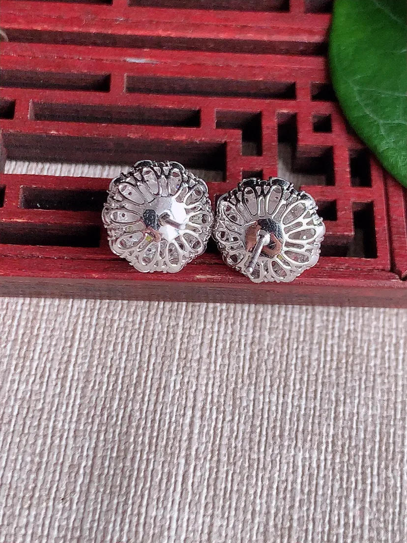 天然A货翡翠18K金伴钻镶嵌满绿蛋面耳钉 尺寸7.7×7.3mm 重量4.38g 0530