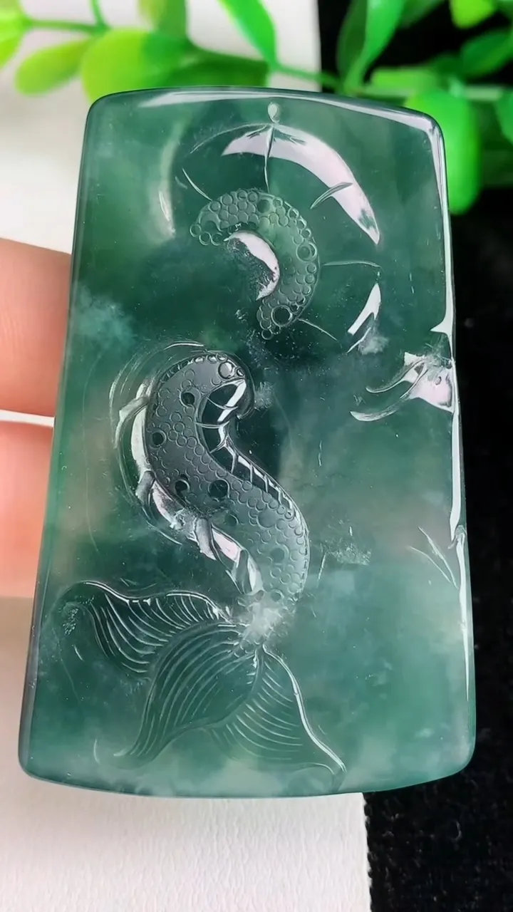 天然A货翡翠蓝水御龙大势至观音菩萨吊坠，尺寸 64.5-42-7.4，重:35.63g
5月31日