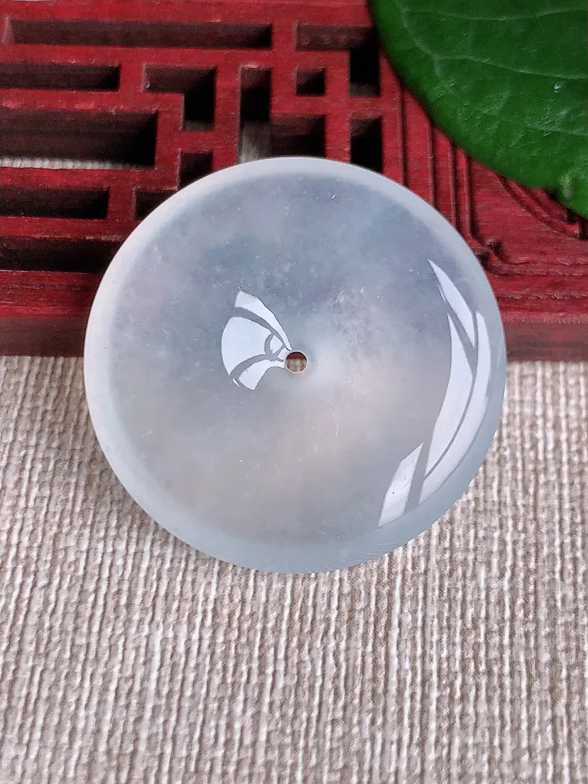 天然A货翡翠白月光平安扣吊坠尺寸29.3×5.6m量10.16g 0530