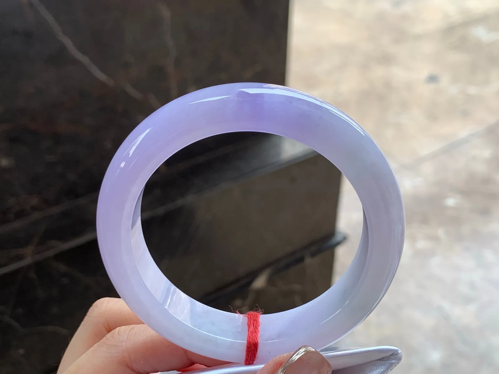 春色手镯
干净清爽 58.8/13.6/9.5mm