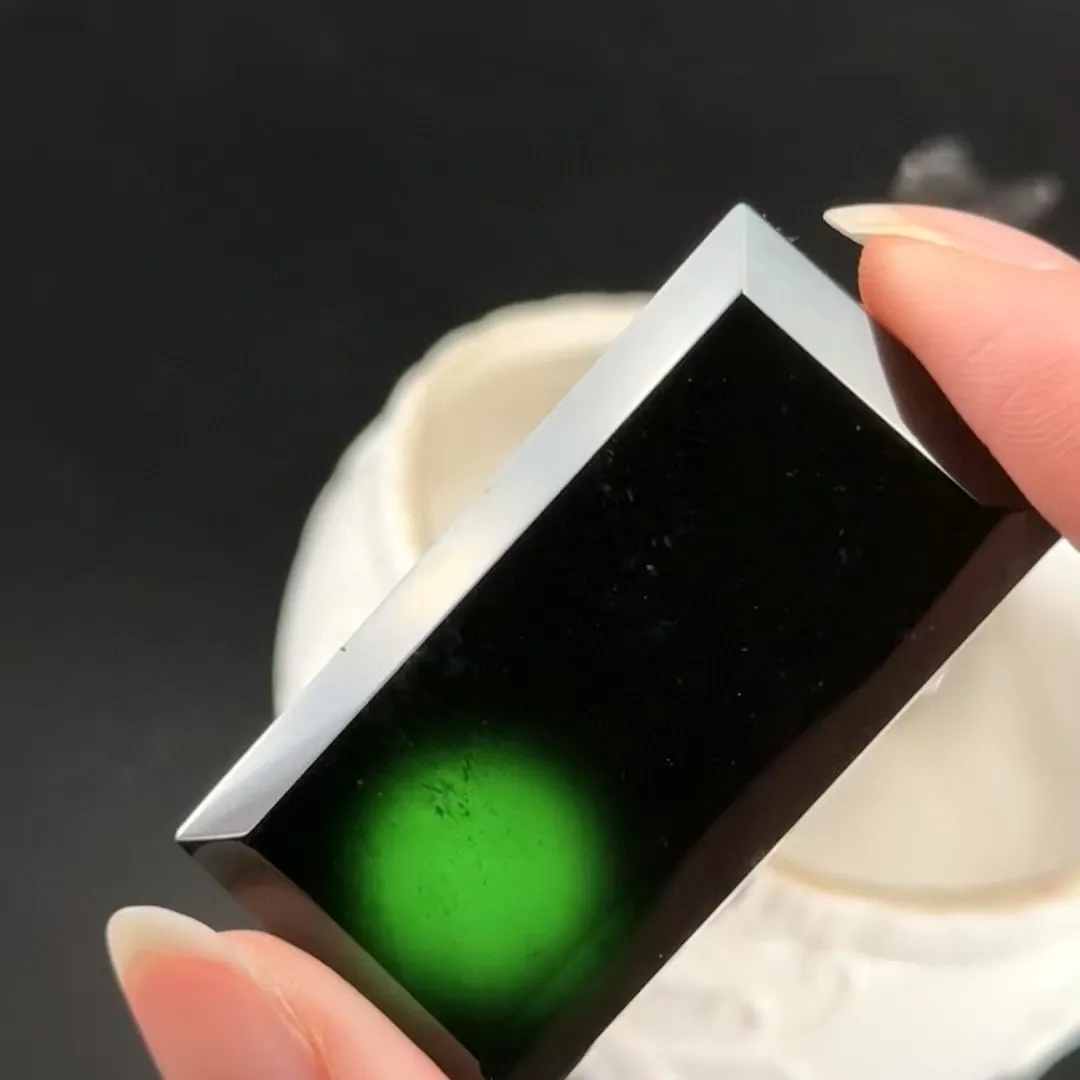 精品墨翠无事牌 种好色正 黑度极好 打灯通透 油性十足