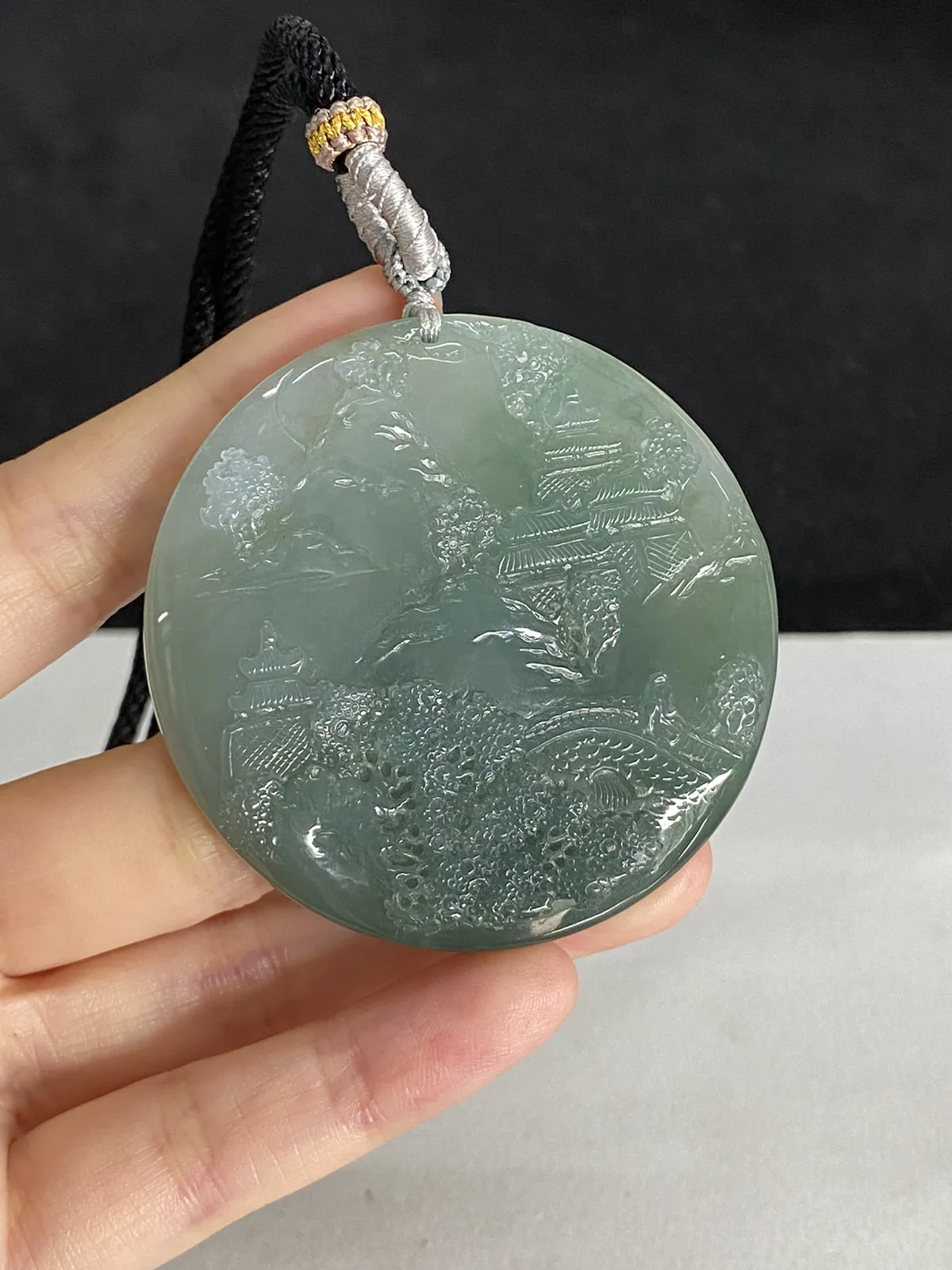 翡翠冰糯种淡绿色山水牌