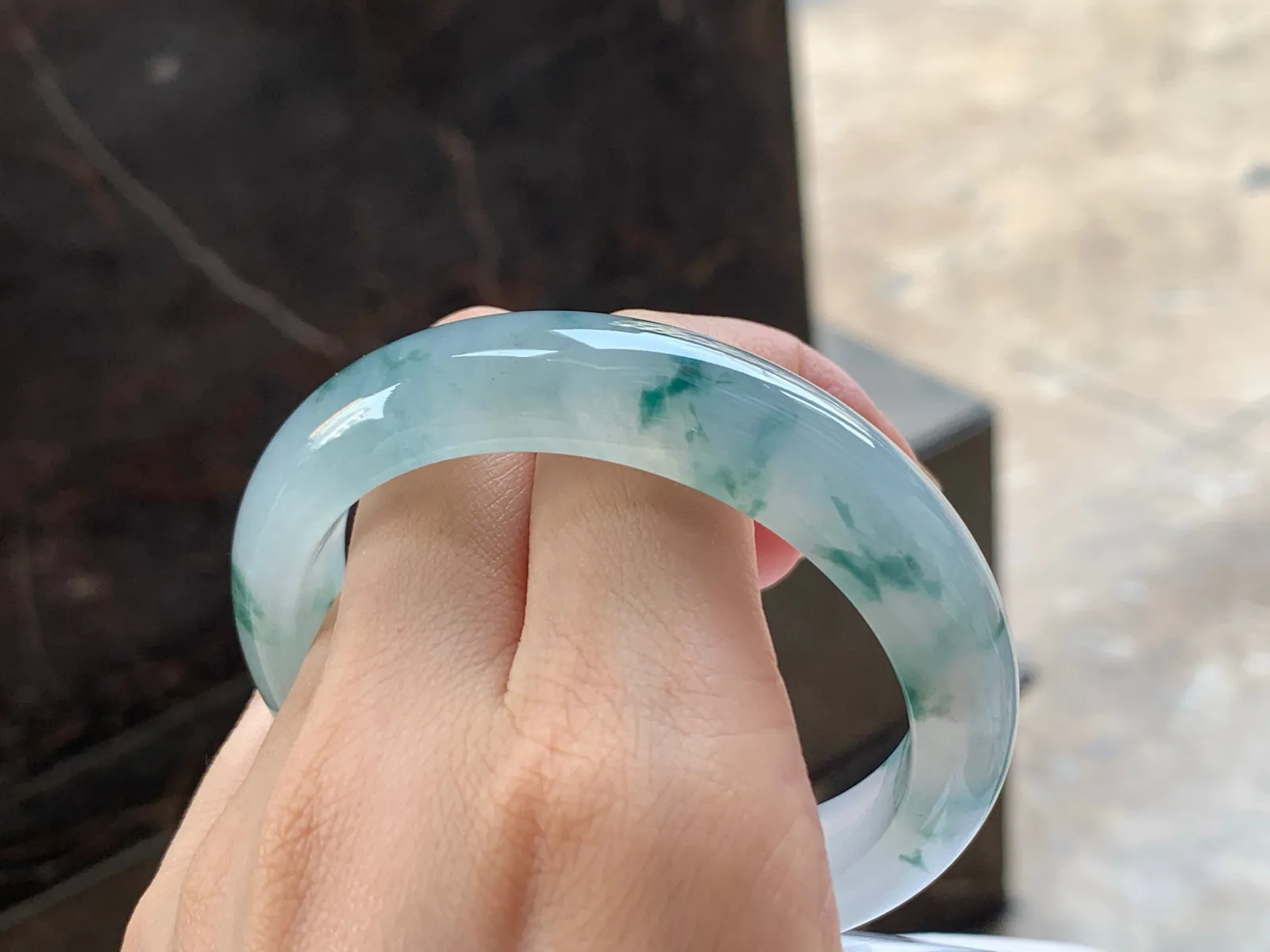 冰飘花手镯
清爽55.6/13.2/8.3mm