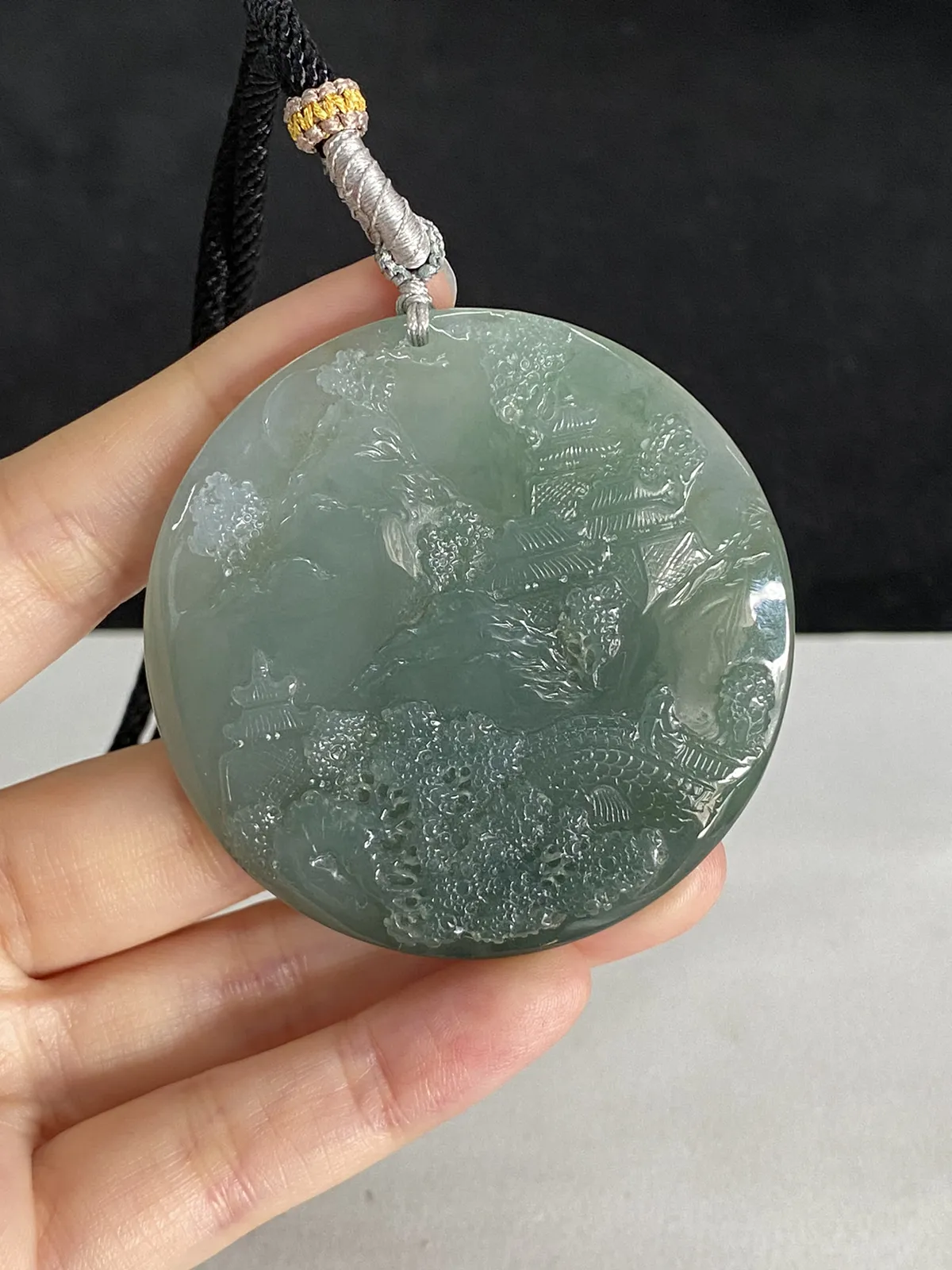 翡翠冰糯种淡绿色山水牌