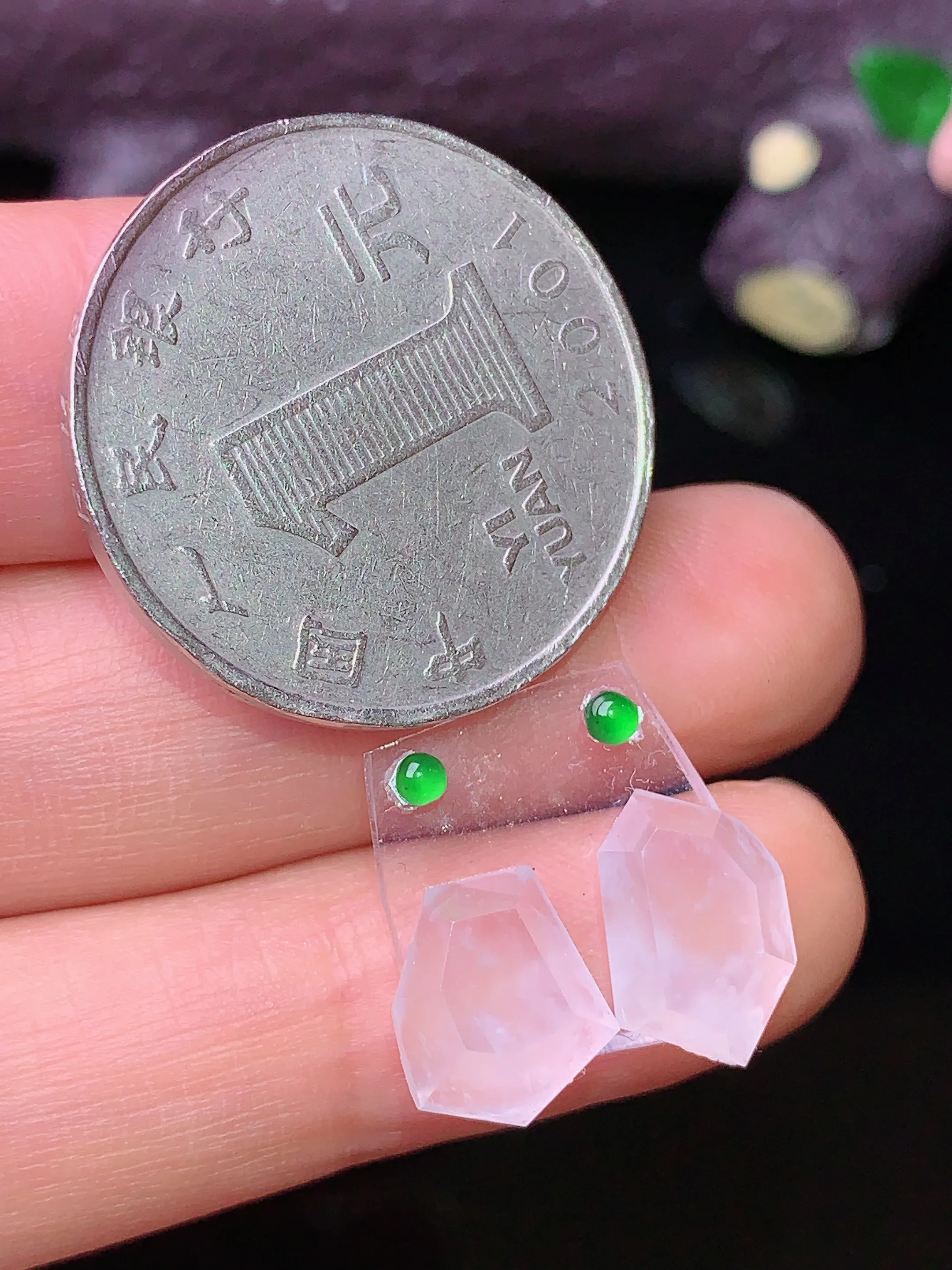 镶嵌款 冰种菱形一对 玉质细腻 色泽清新艳丽 整体尺寸11.5*7.5*4