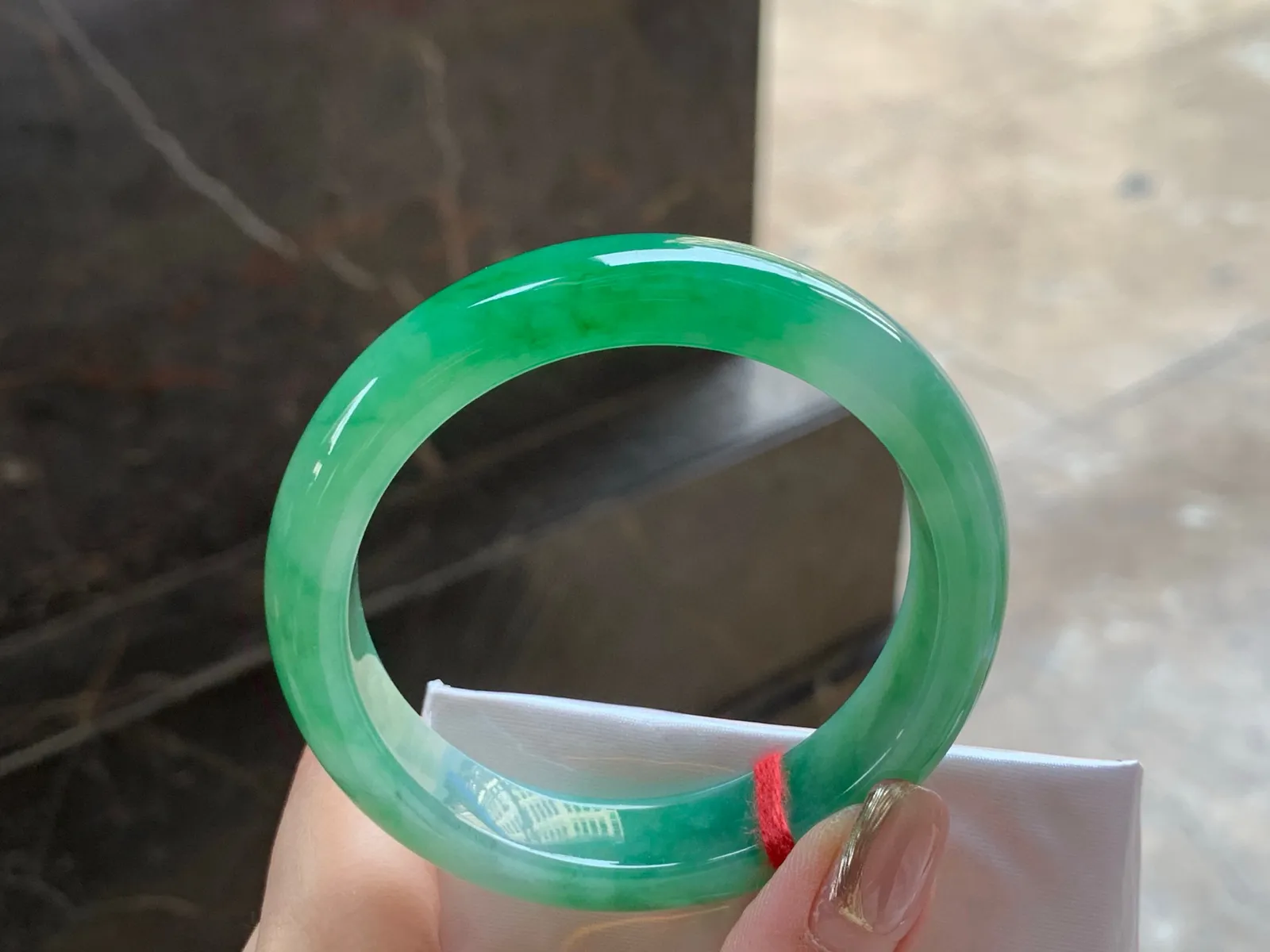 带色手镯
水润清爽 52.8/12.6/7.8mm