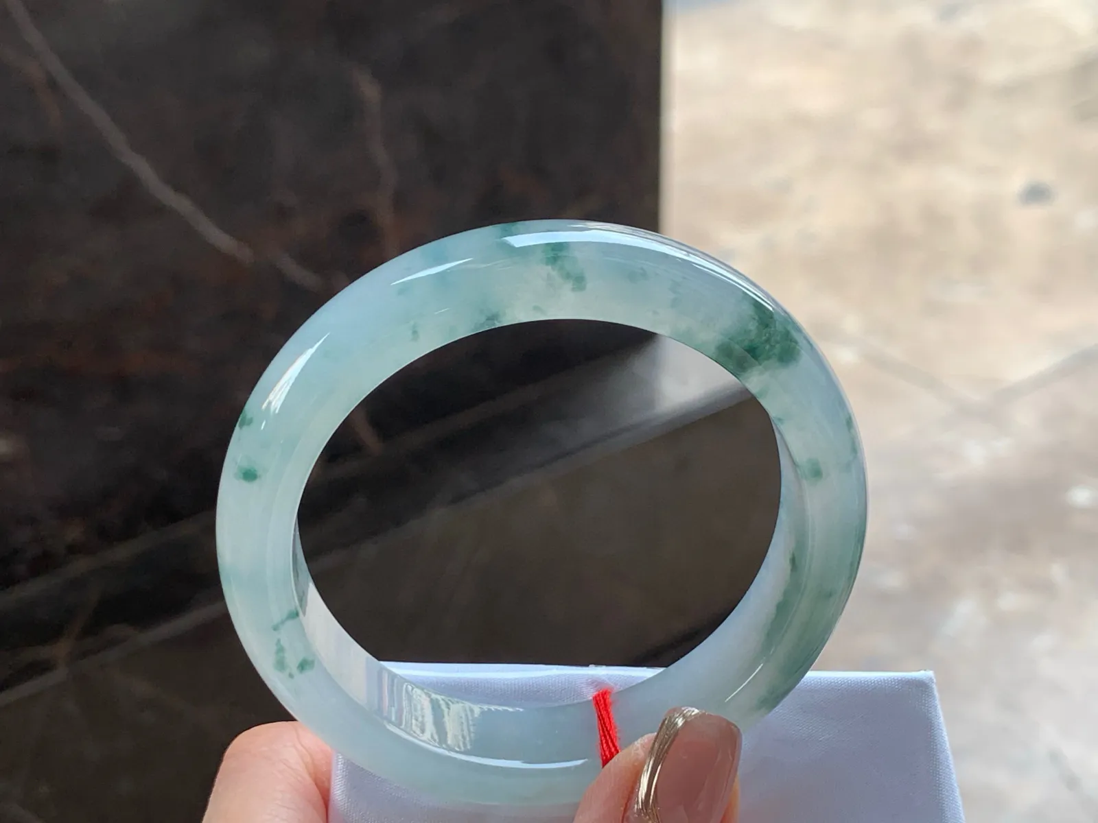 冰飘花手镯
清爽55.6/13.2/8.3mm