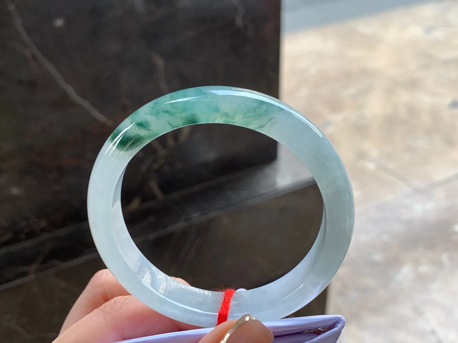 冰飘花手镯
干净清爽 59.2/12.5/7.8mm