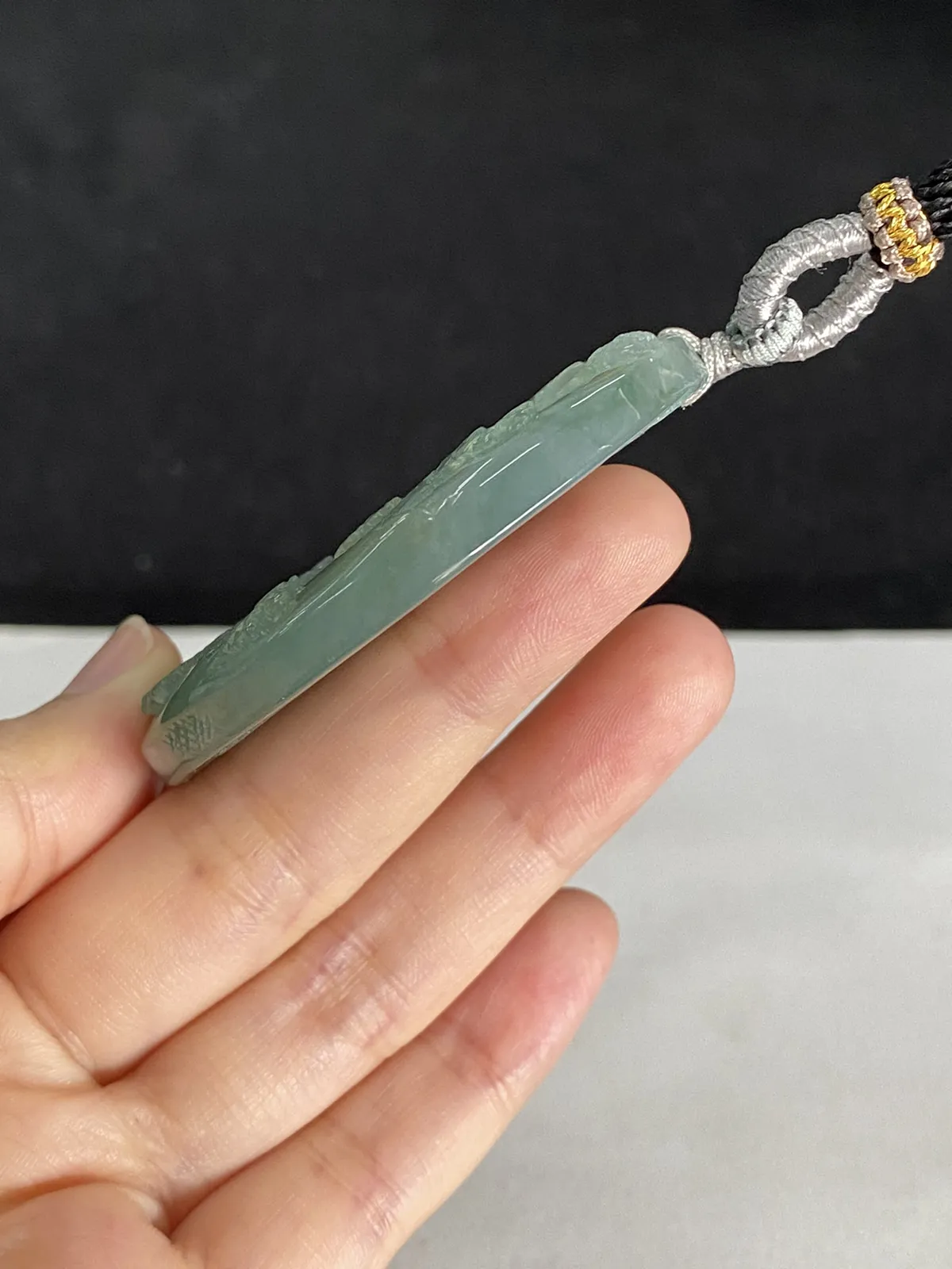 翡翠冰糯种淡绿色山水牌