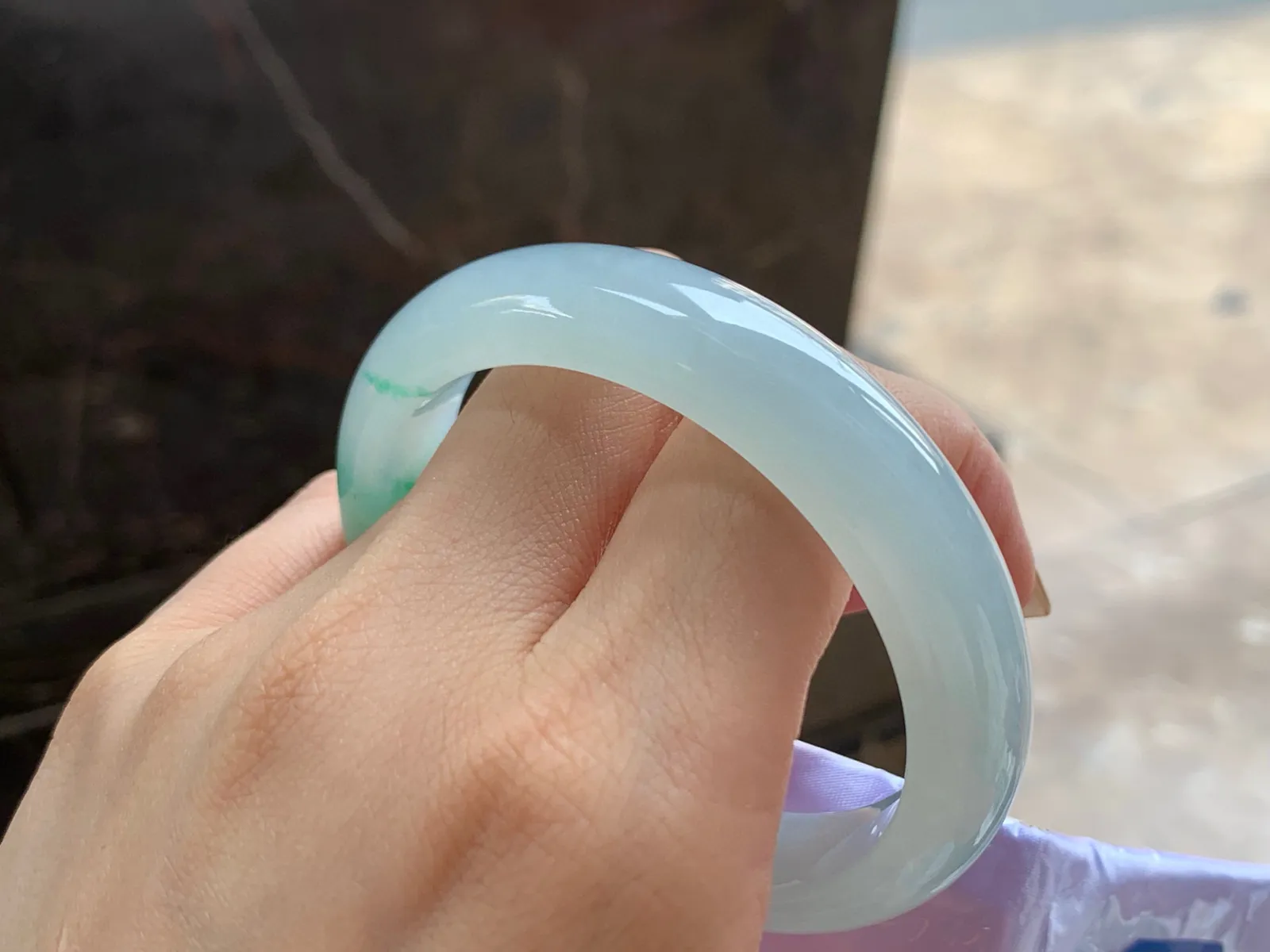 冰带色手镯
水润55/12.5/7.5mm