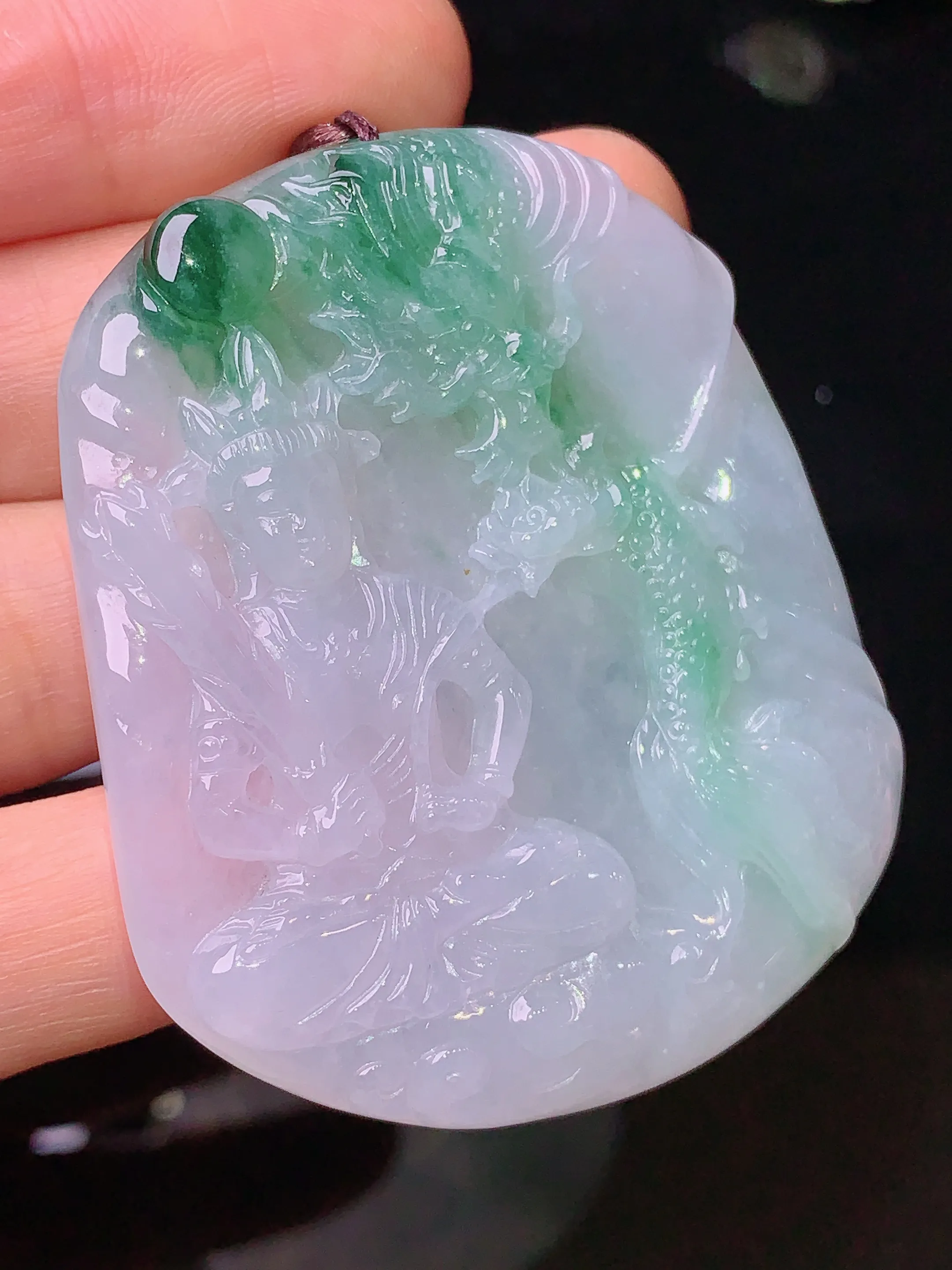 飘绿乘龙观音吊坠 玉质细腻 色泽清新艳丽 整体尺寸53.3*44.8*6.8