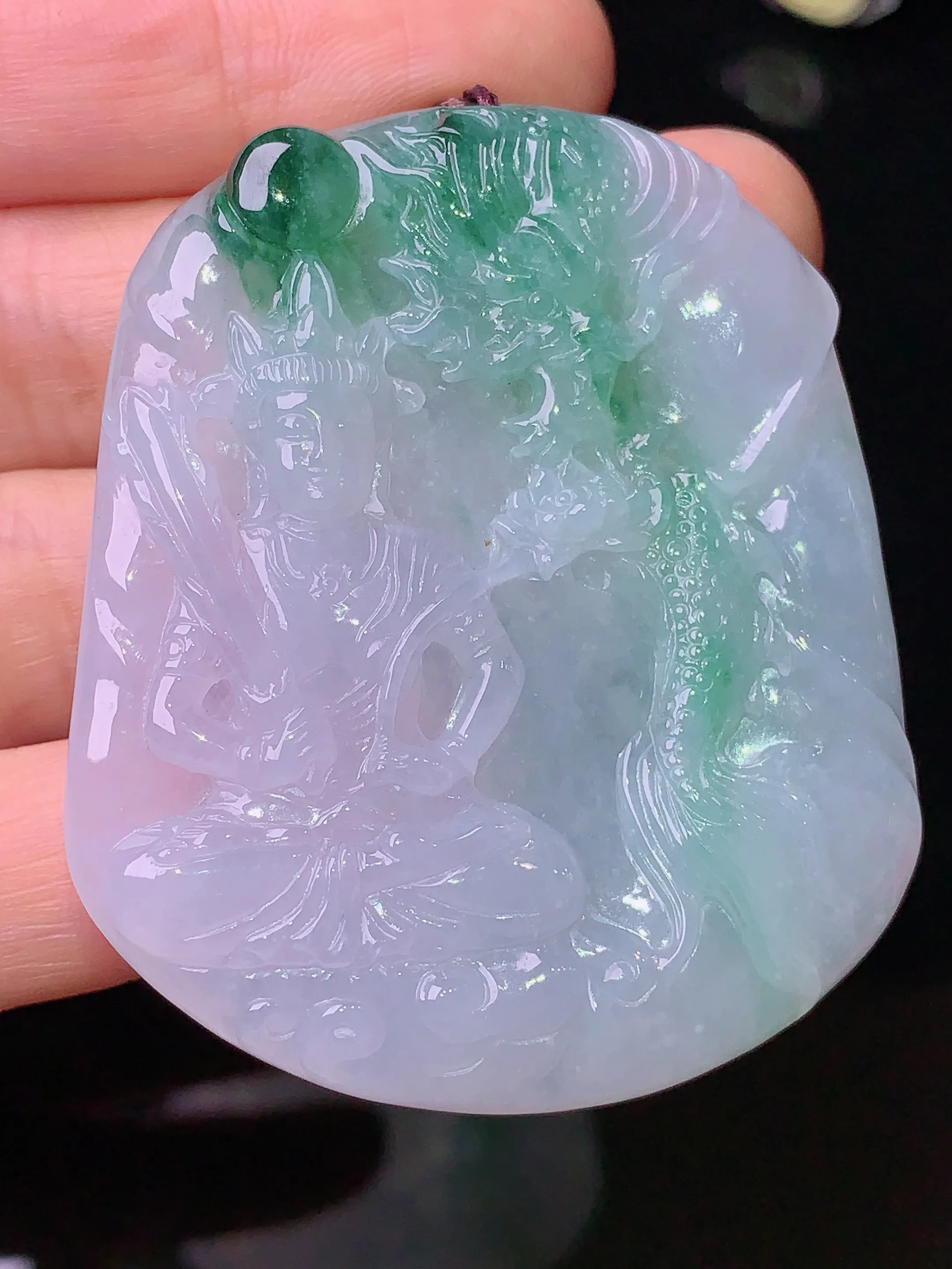 飘绿乘龙观音吊坠 玉质细腻 色泽清新艳丽 整体尺寸53.3*44.8*6.8