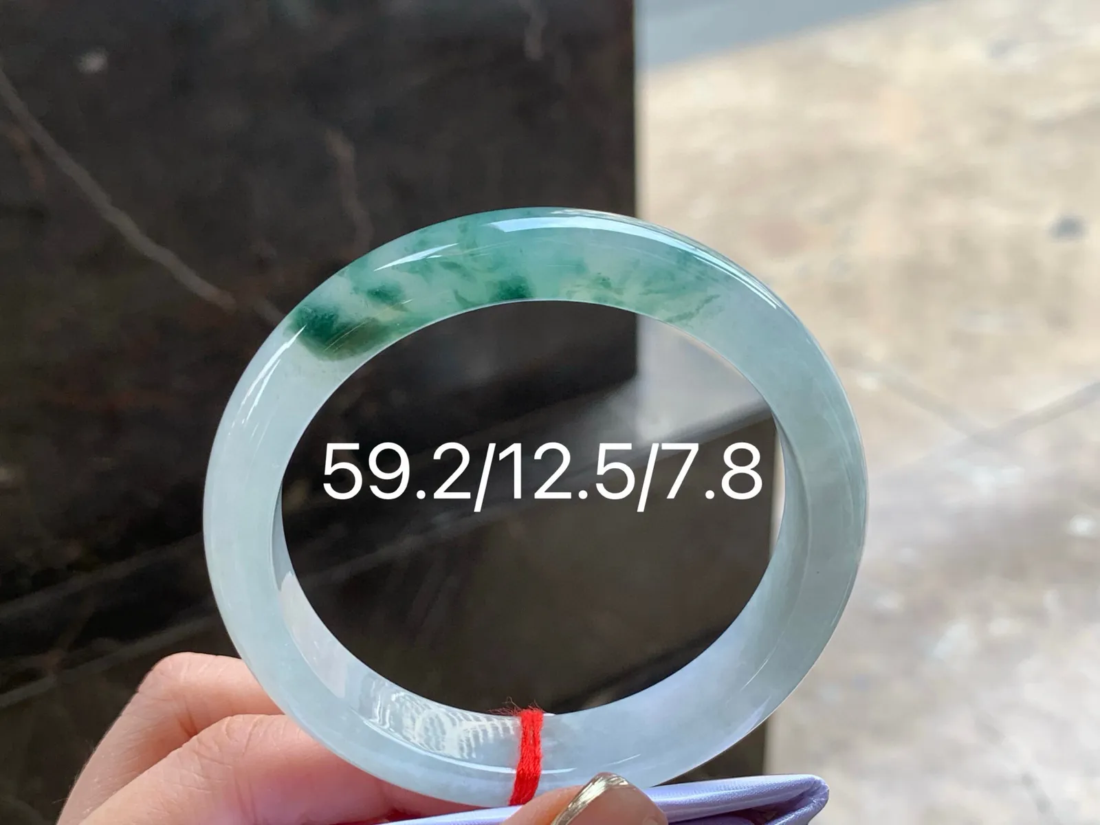 冰飘花手镯
干净清爽 59.2/12.5/7.8mm