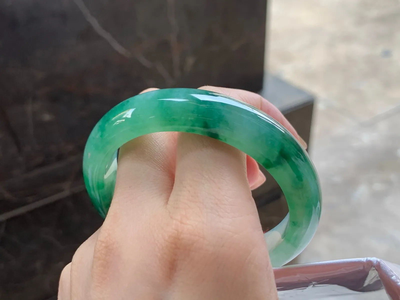 冰晴绿花手镯
水润清爽 55.4/12.5/8.2mm