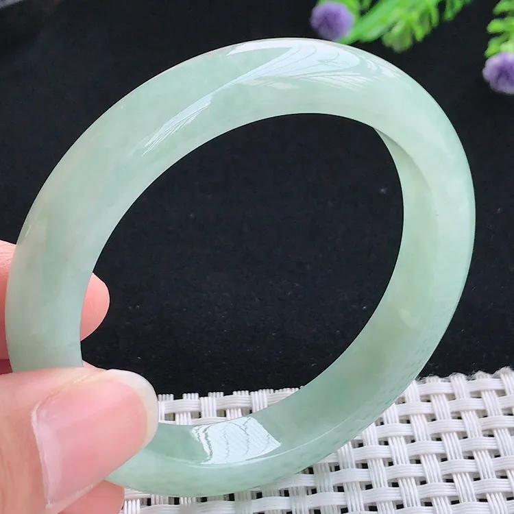自然光53.8圈口老坑秀气冰润冰晴绿宽边手镯翡翠玉镯尺寸53.8/10.6/8.2