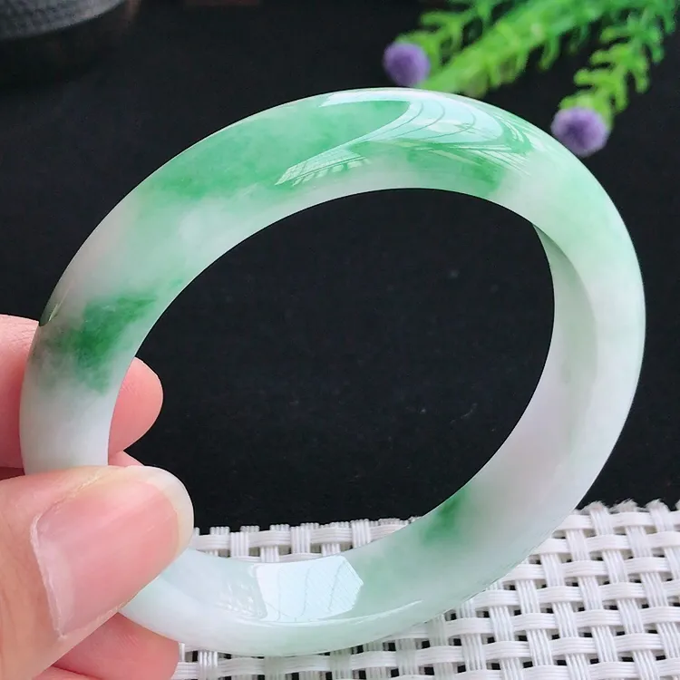自然光57圈口老坑精美温润飘绿宽边手镯翡翠玉镯尺寸57/12.8/8.2