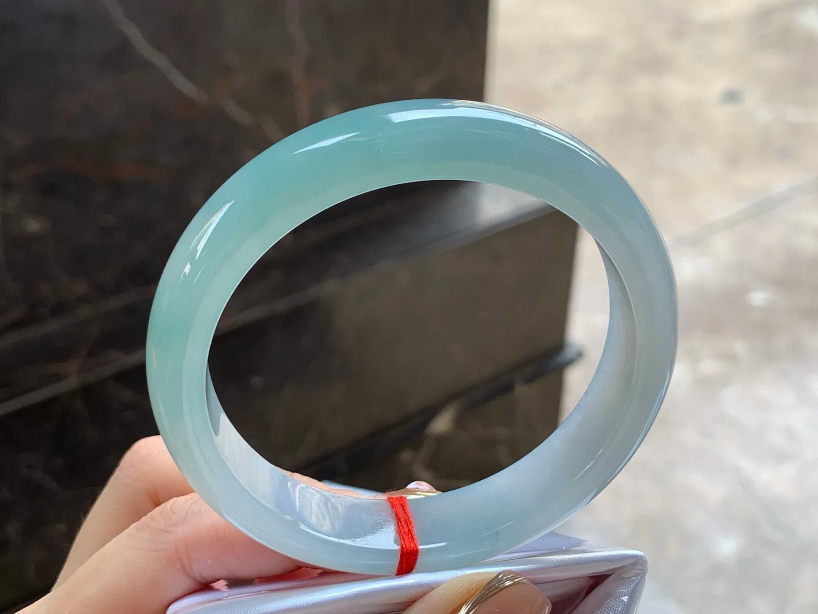 大圈手镯
水润清爽 61/13.2/8.2mm