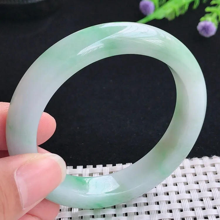 自然光54.5圈口老坑精美温润飘阳绿宽边手镯翡翠玉镯尺寸54.5/11.8/9
