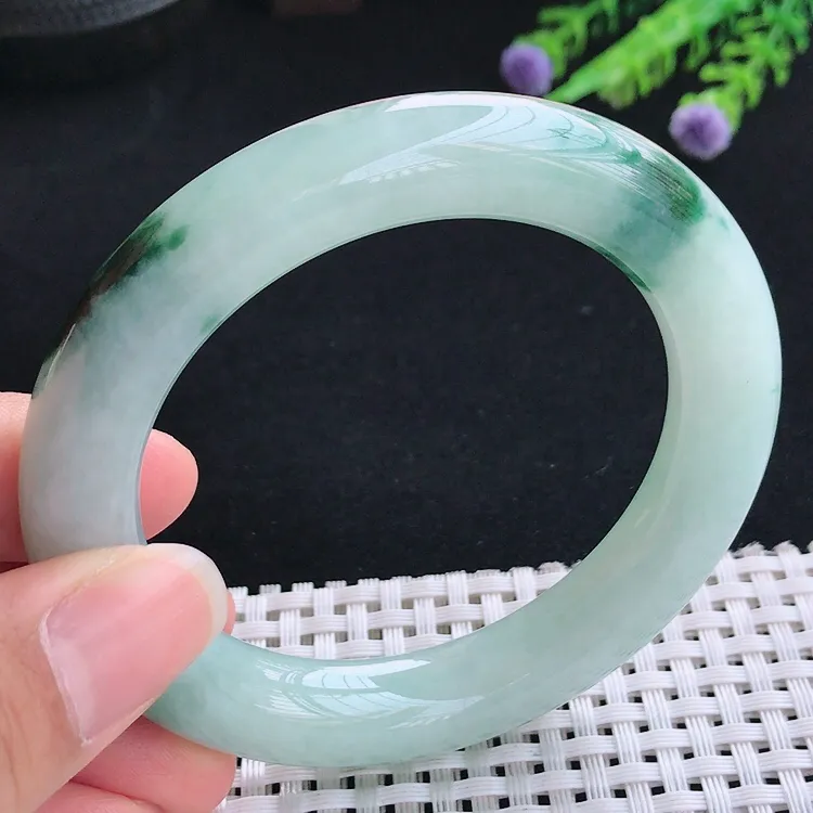 自然光54.8圈口老坑精美温润飘花胖圆条手镯翡翠玉镯尺寸54.8/11.2/11