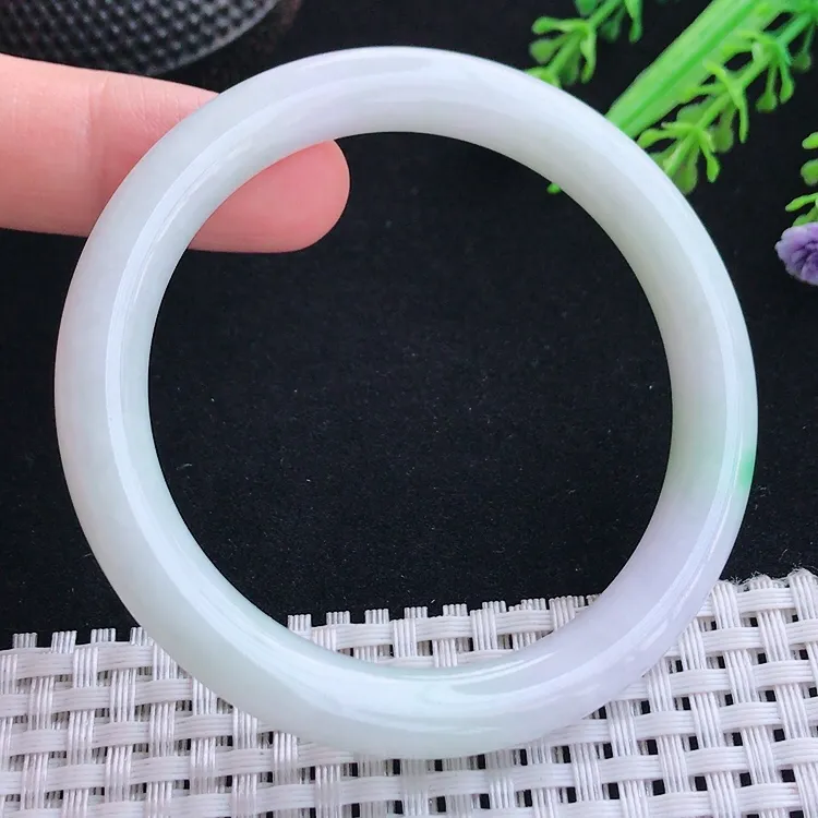 自然光54圈口老坑秀气温润飘绿圆条手镯翡翠玉镯尺寸54/8.2/8.4